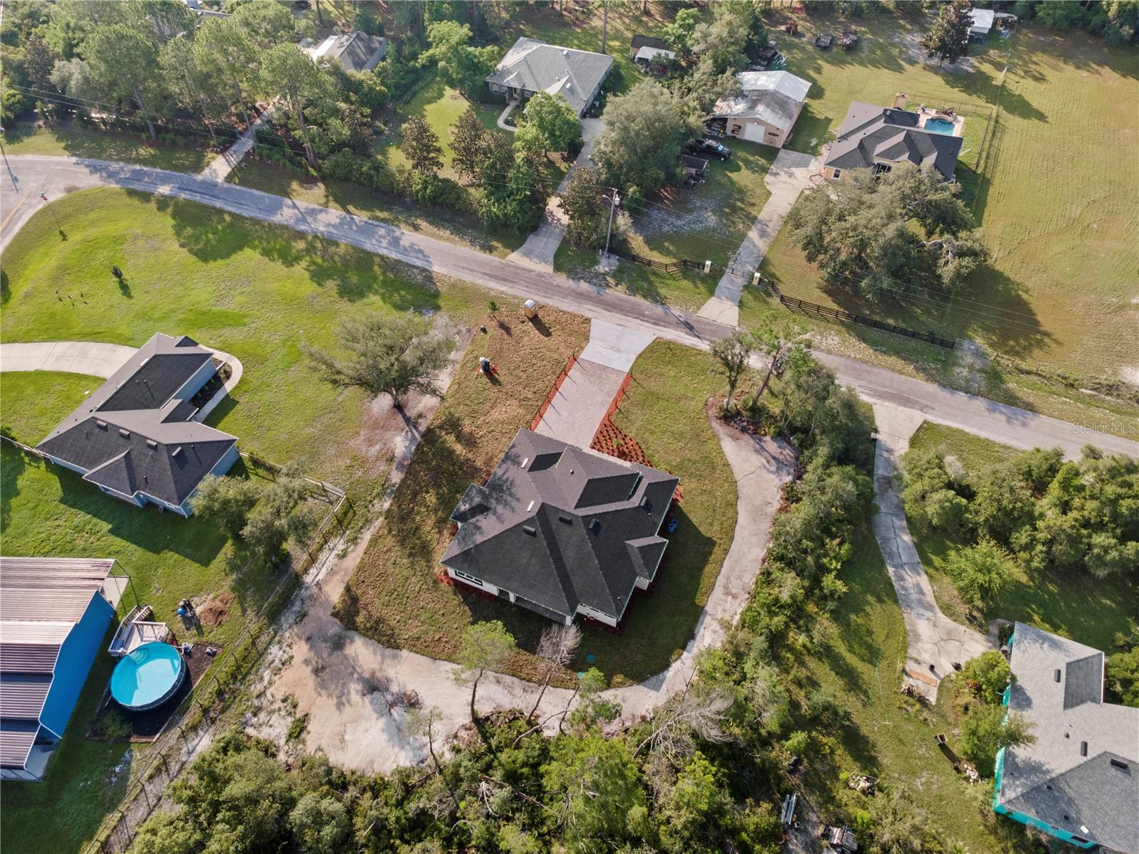 Listing photo 2 for 30643 Apricot Ave