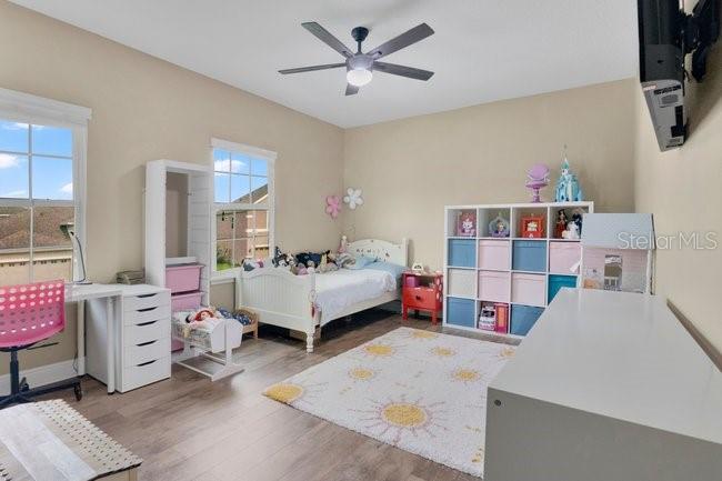 Photo 33
