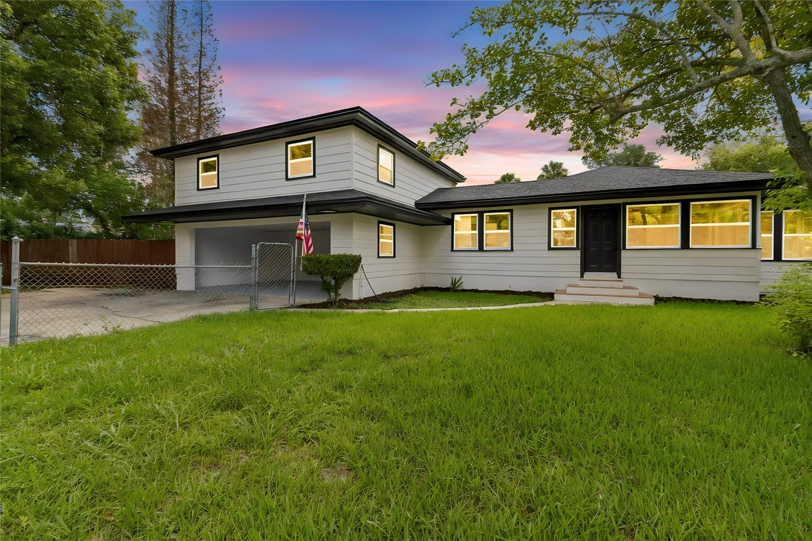 400 PLUMOSA DRIVE