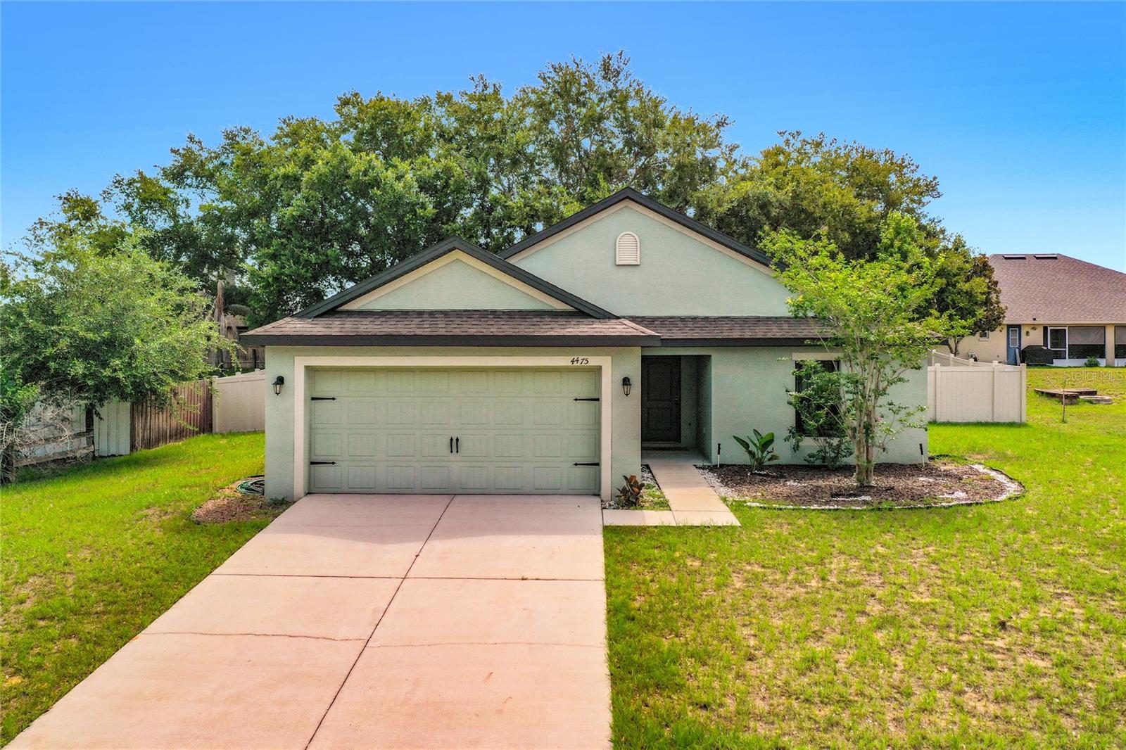 Listing photo 3 for 4475 Caicos Dr