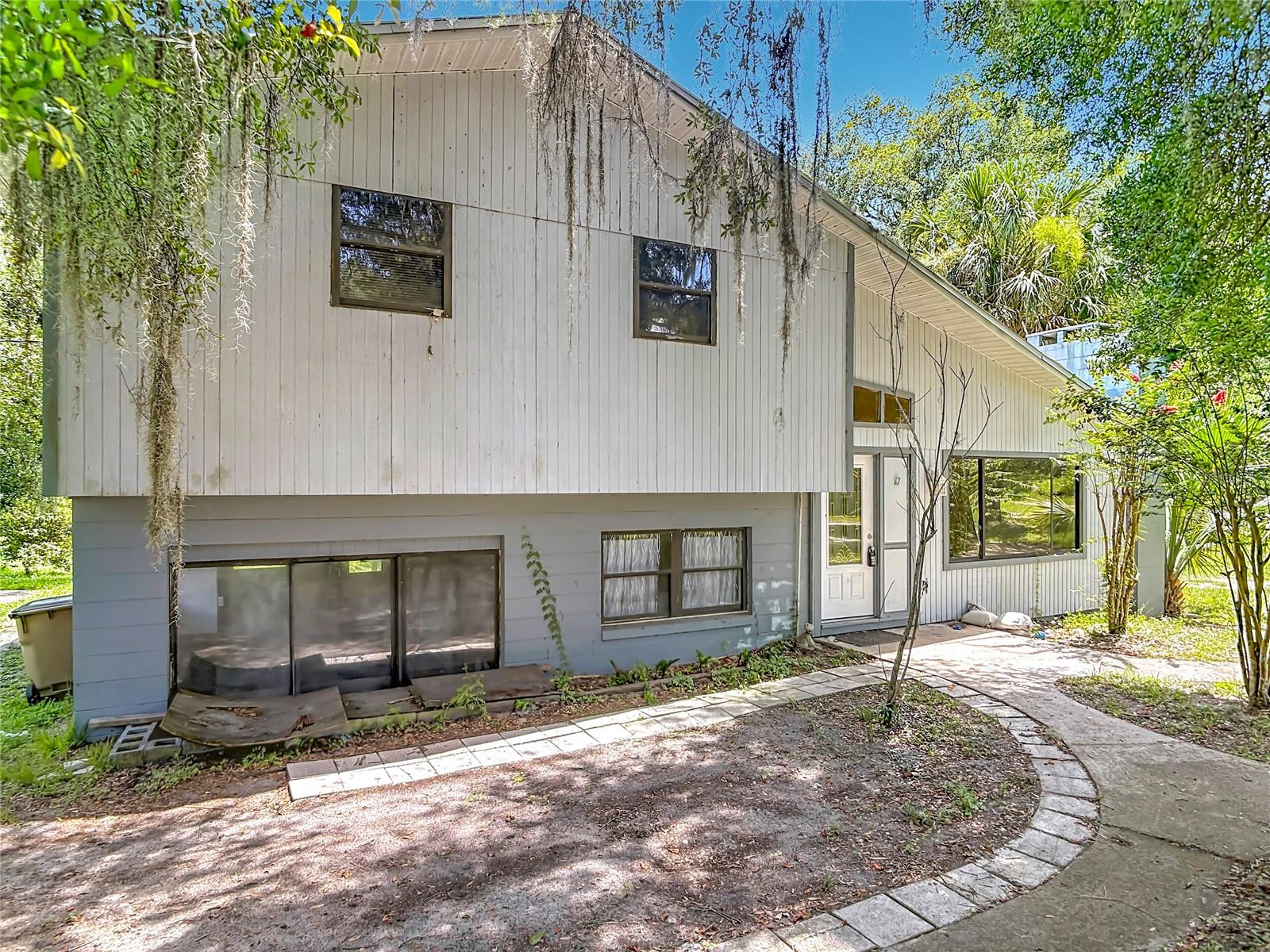Listing photo 2 for 24930 Avenue C