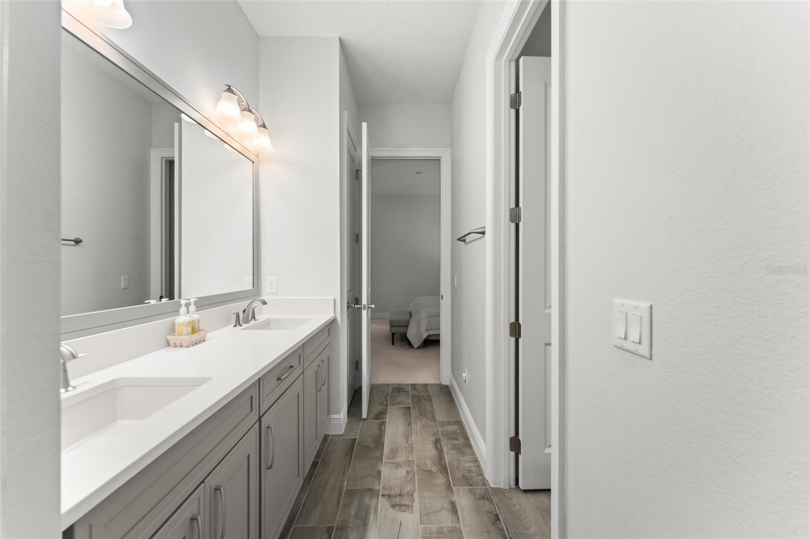 Photo 42