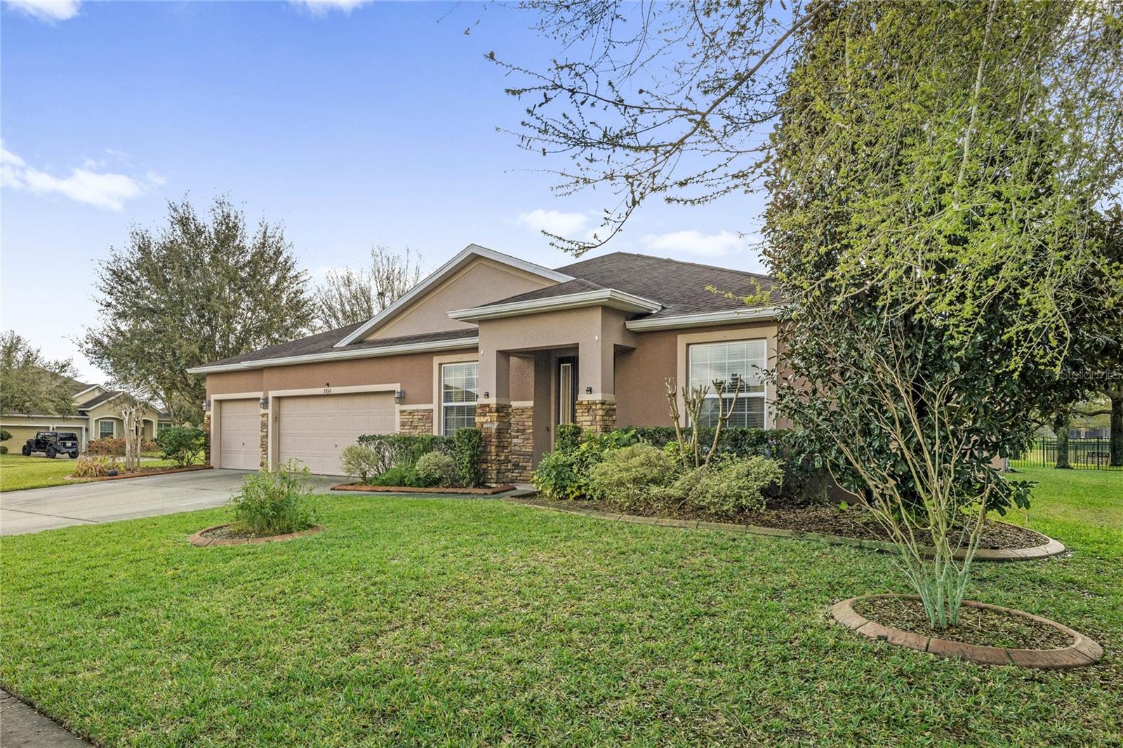 2858 ROLLING HILLS LANE