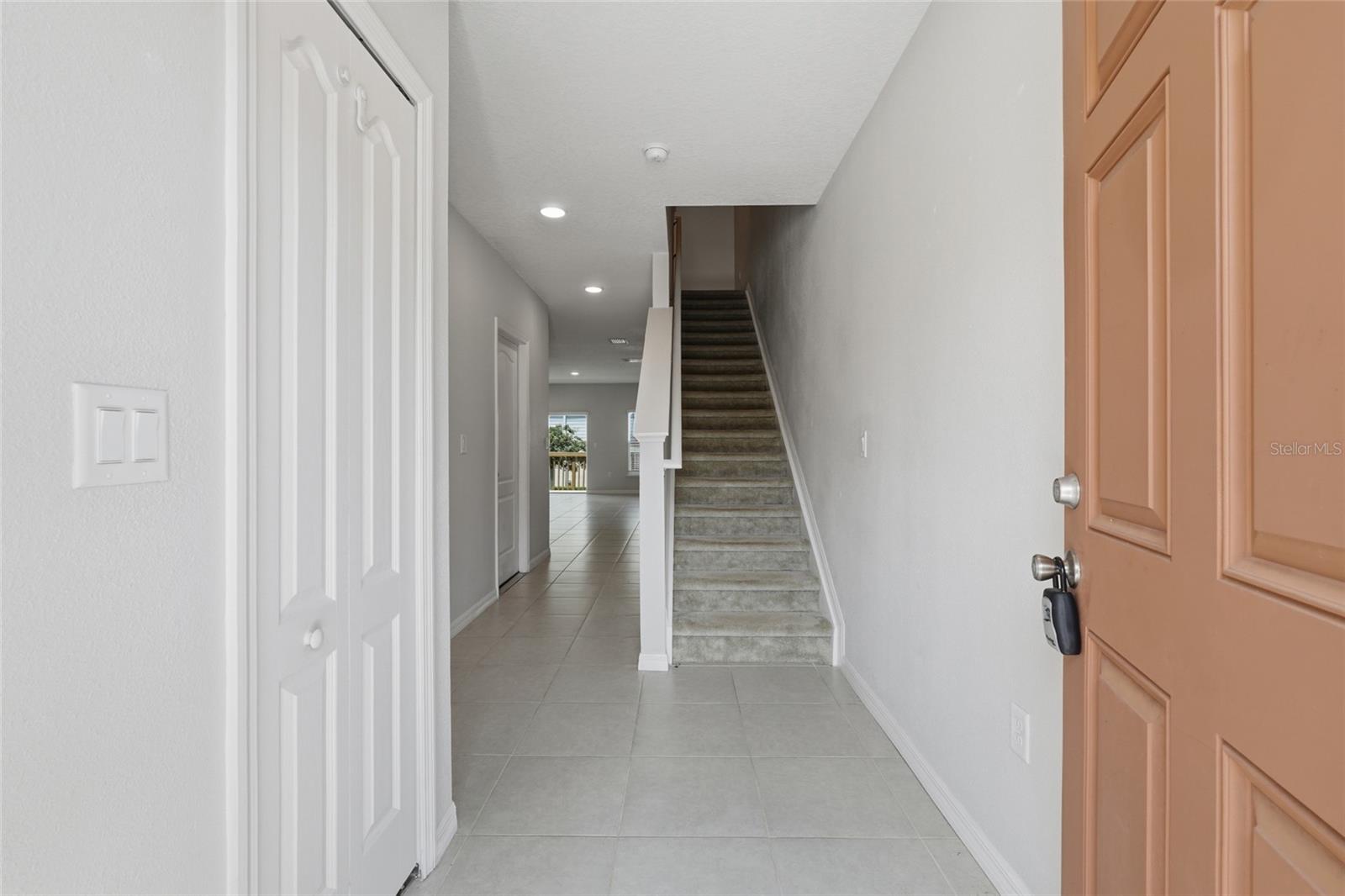 Listing photo 2 for 3857 Hampstead Ln