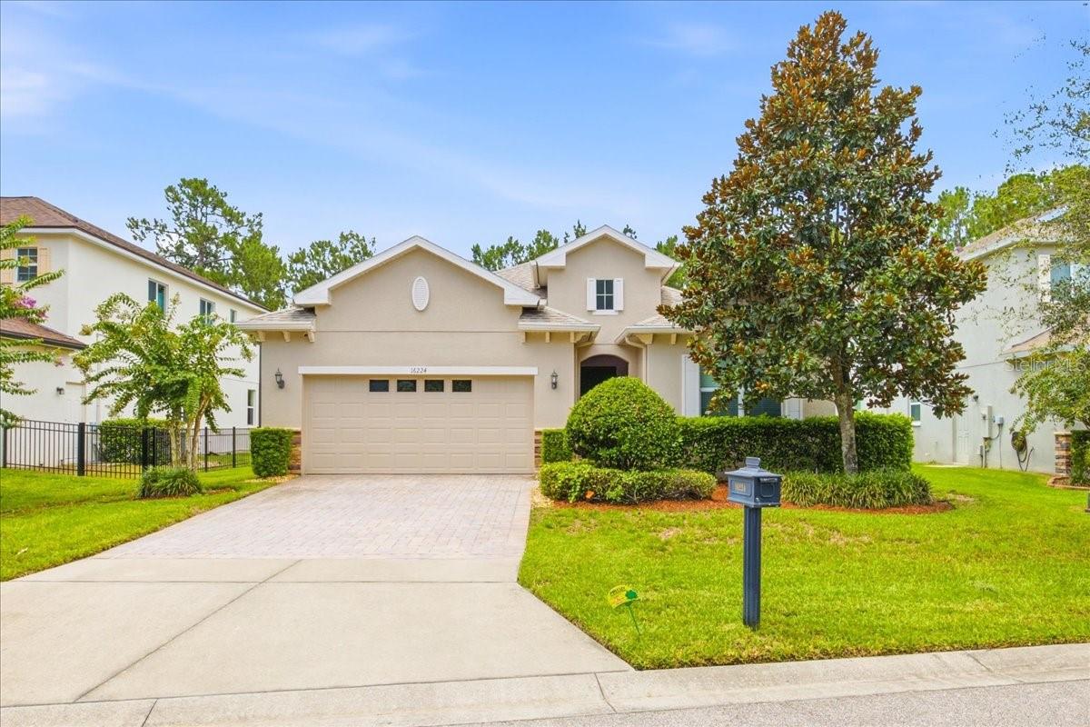 Listing photo 1 for 16224 Sw Mead St