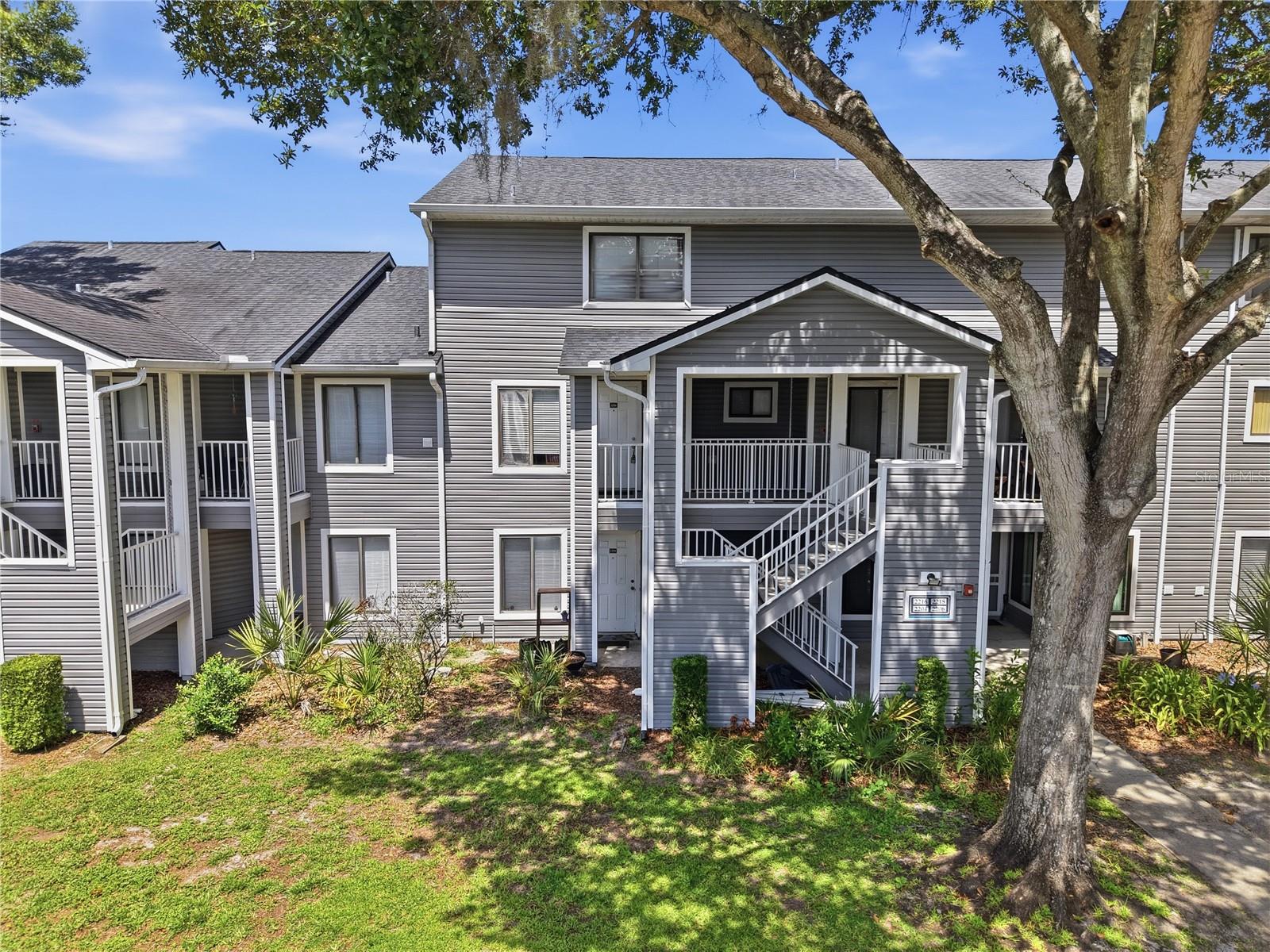 2216 STONINGTON AVENUE Unit 2216