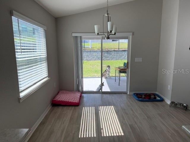 Listing photo 3 for 1552 Fleur Dr