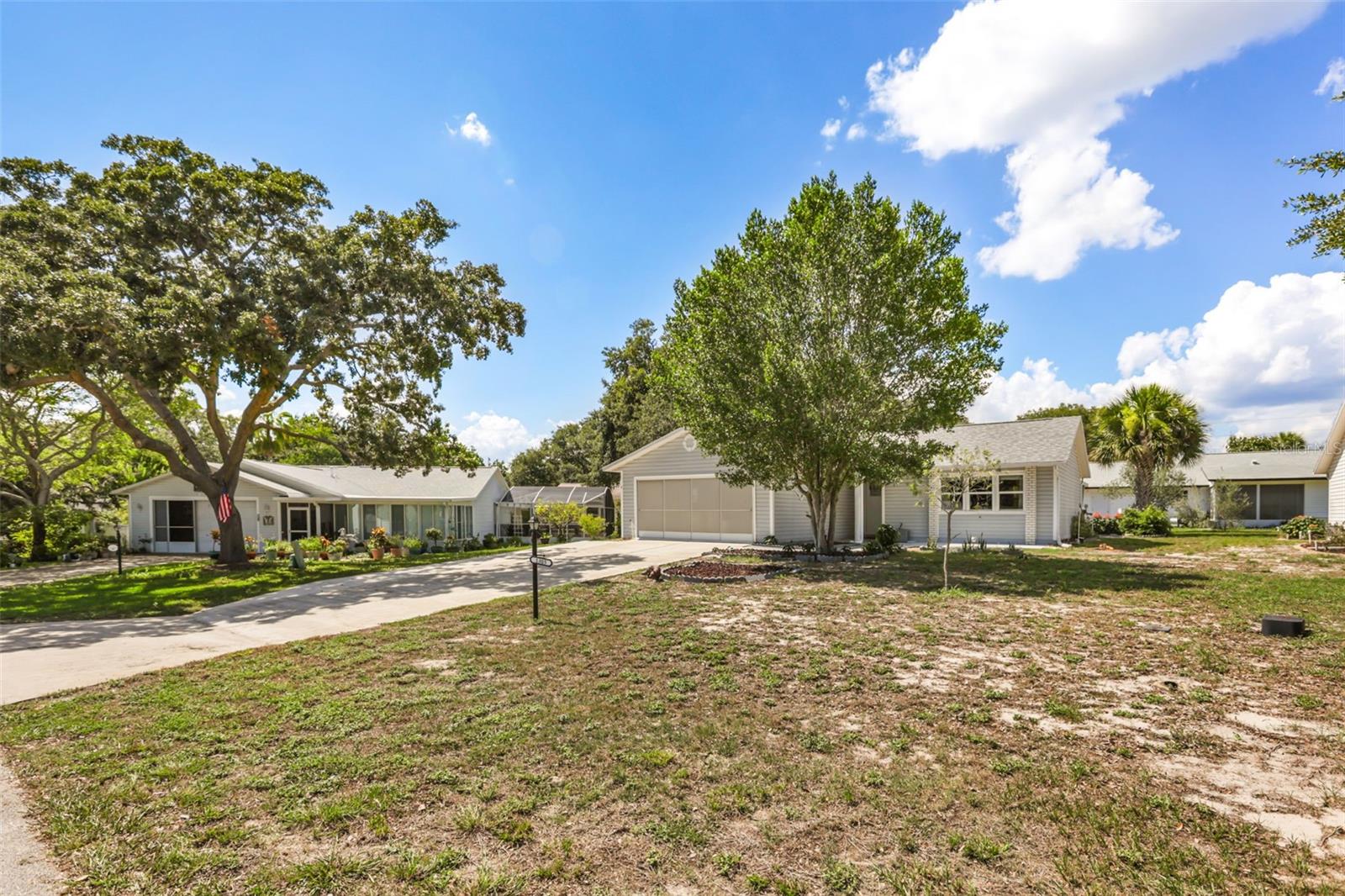 Listing photo 2 for 1305 Moray Ct