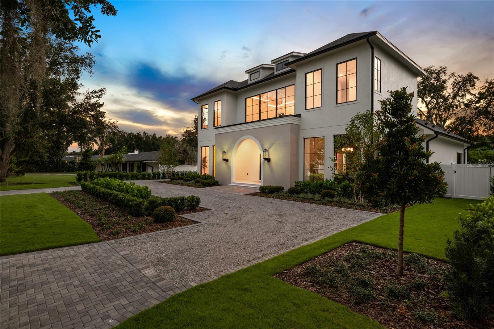 1525 GRANVILLE DRIVE