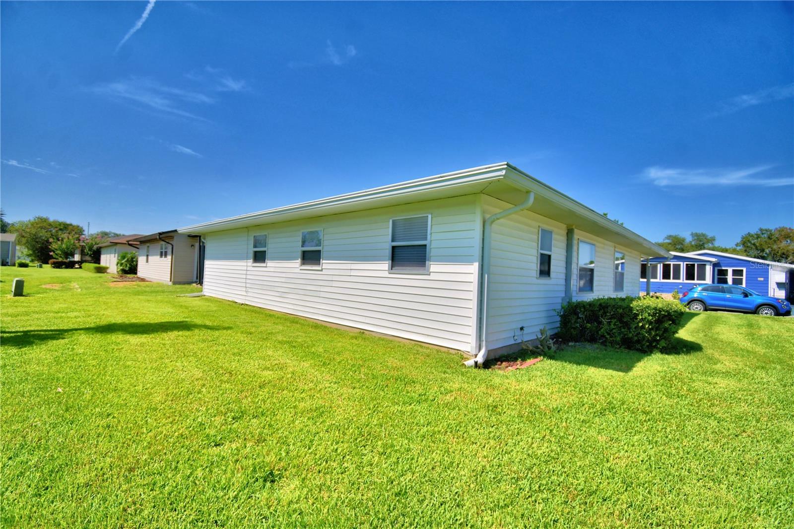 Listing photo 3 for 4860 Goldenview Ln