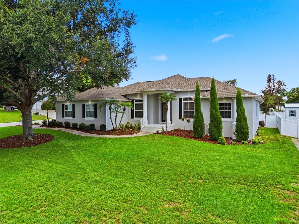 Listing photo 2 for 5618 Summerland Hills Dr