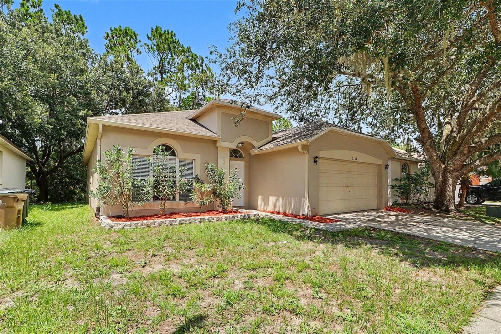 Listing photo 2 for 3709 Cinnamon Fern Loop