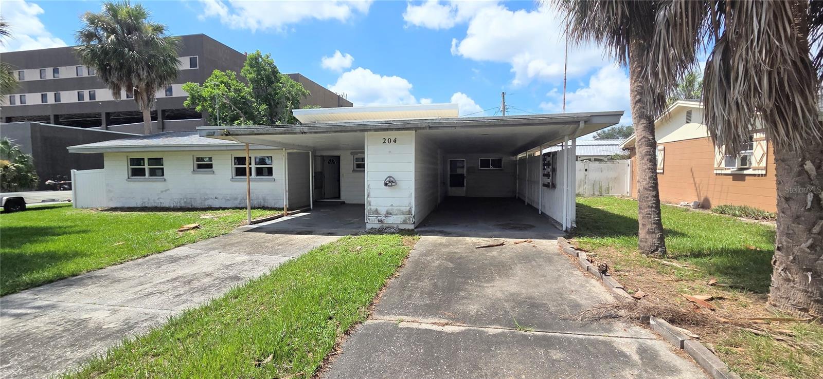 Listing photo 2 for 204 Bobbie Cir