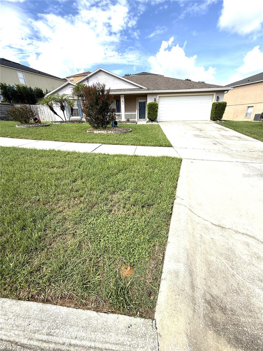 Listing photo 2 for 344 Sky Valley St