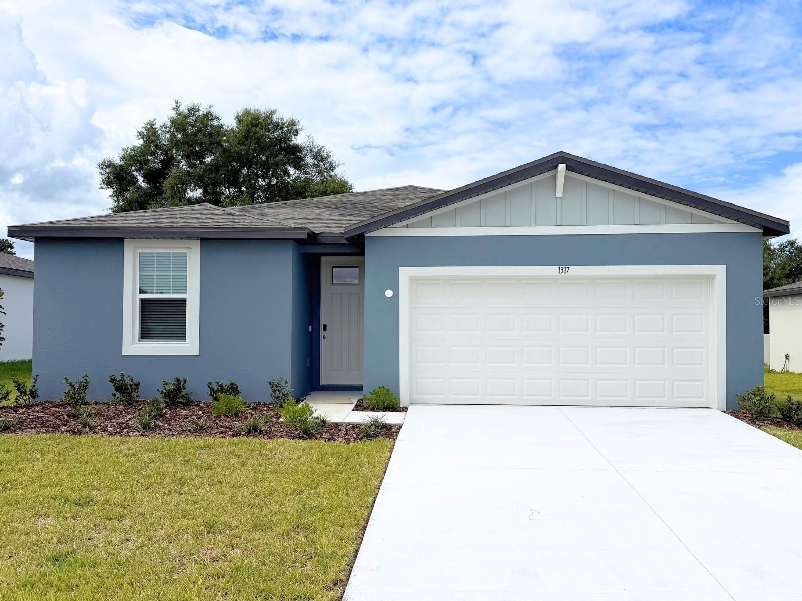 Listing photo 1 for 1317 Oak Valley Dr