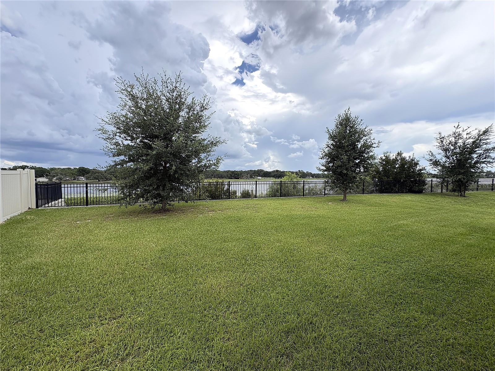 Listing photo 2 for 1116 Fox Path Rd