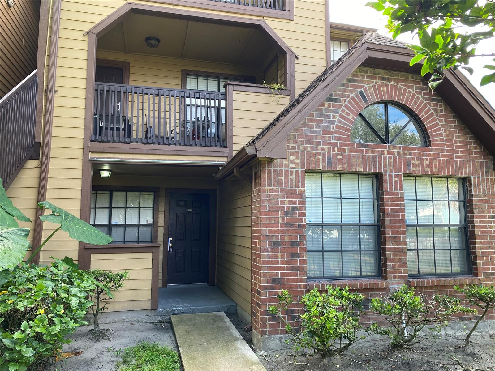 400 LAKE PLACID COURT Unit 104