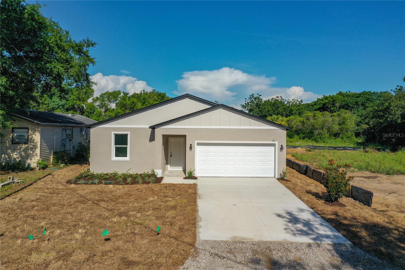 Listing photo 1 for 110 Fruitwood Ave