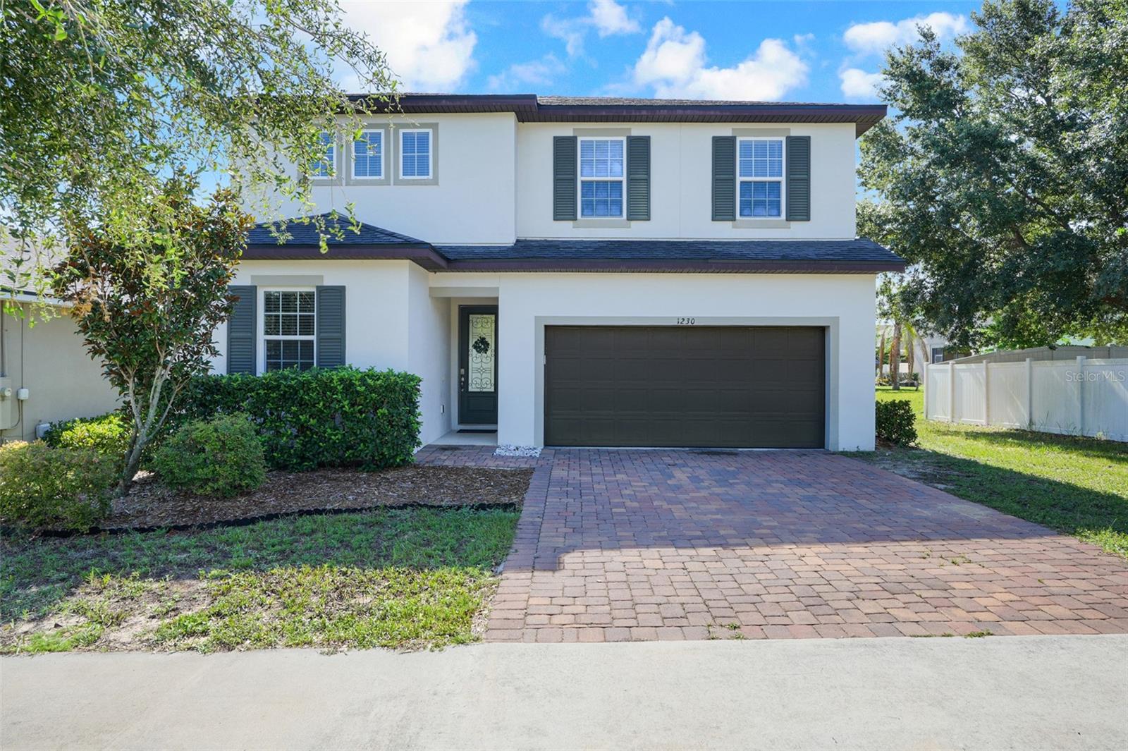 Listing photo 1 for 1230 Stratton Ave