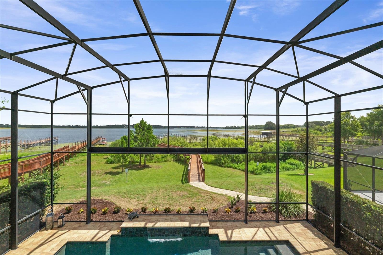 Listing photo 3 for 3462 Shallow Cove Ln