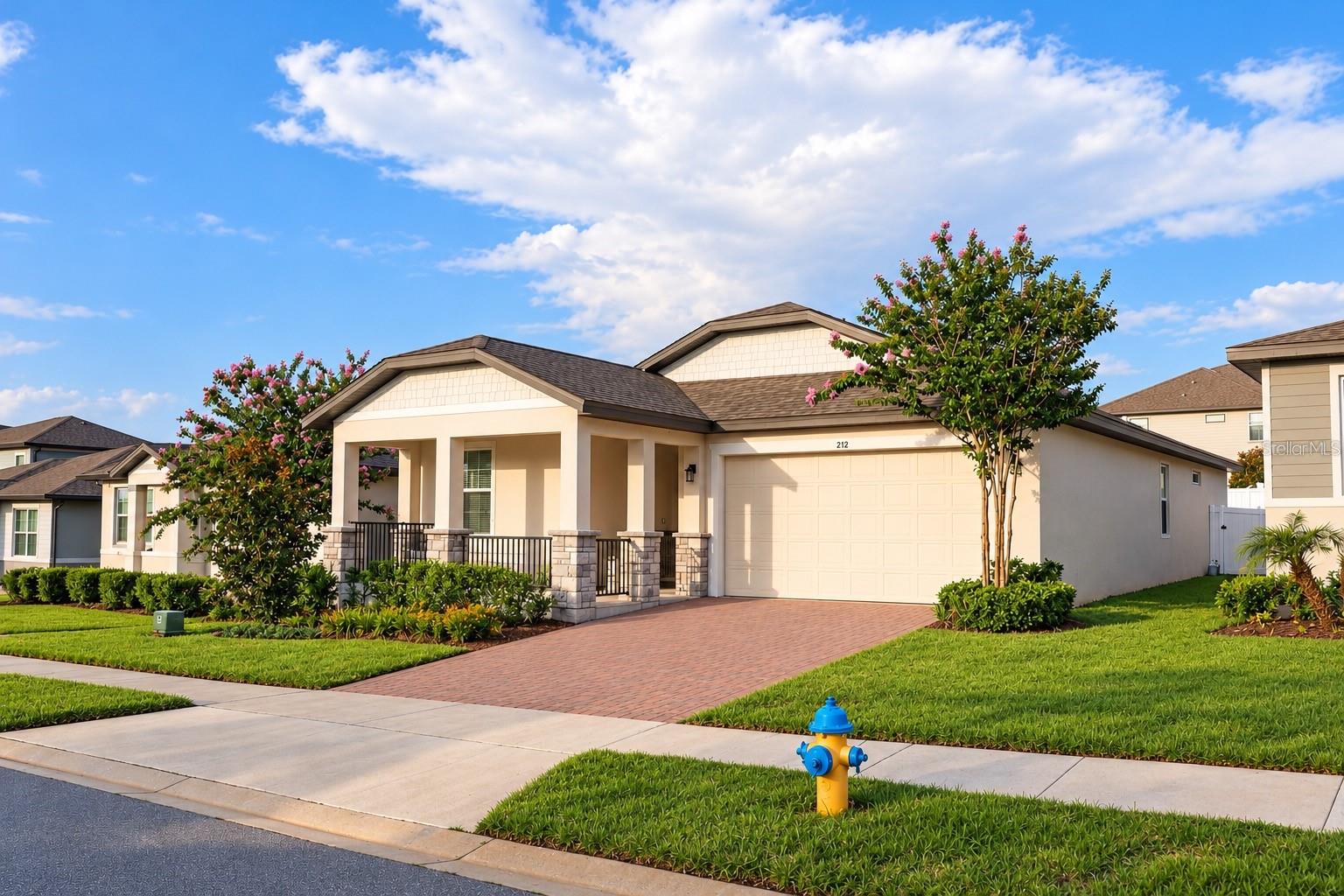 Listing photo 2 for 2312 Crossbow St