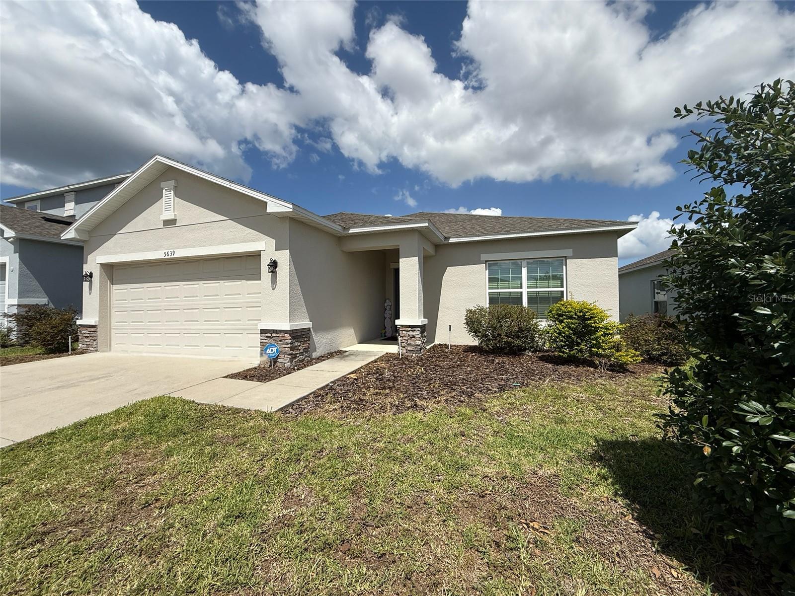 Listing photo 3 for 5639 Costa Blanca Way