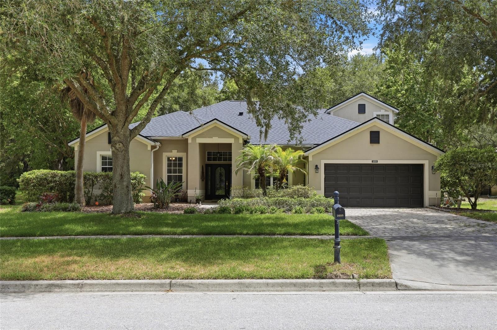 3555 ROLLING HILLS LANE