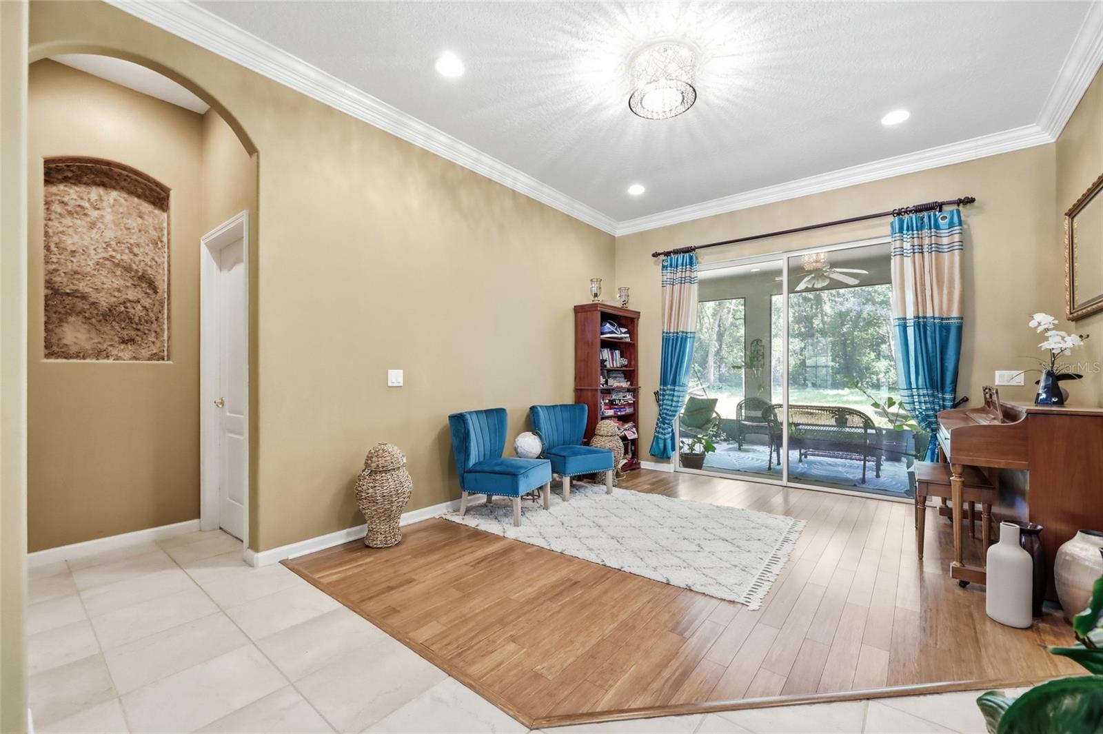 Photo 8