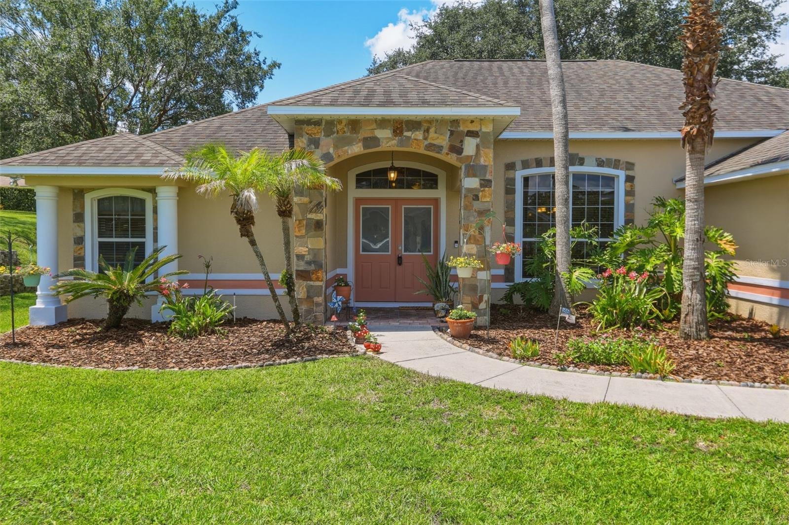 Listing photo 2 for 11340 Alameda Sandra Dr