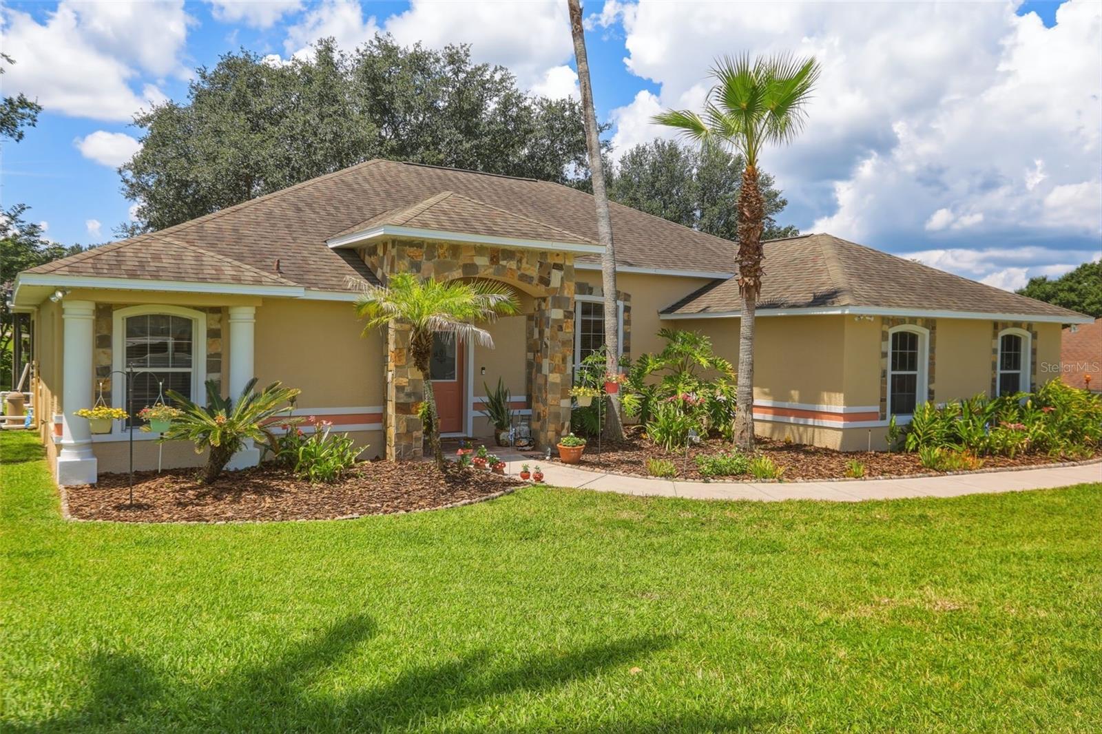 Listing photo 3 for 11340 Alameda Sandra Dr