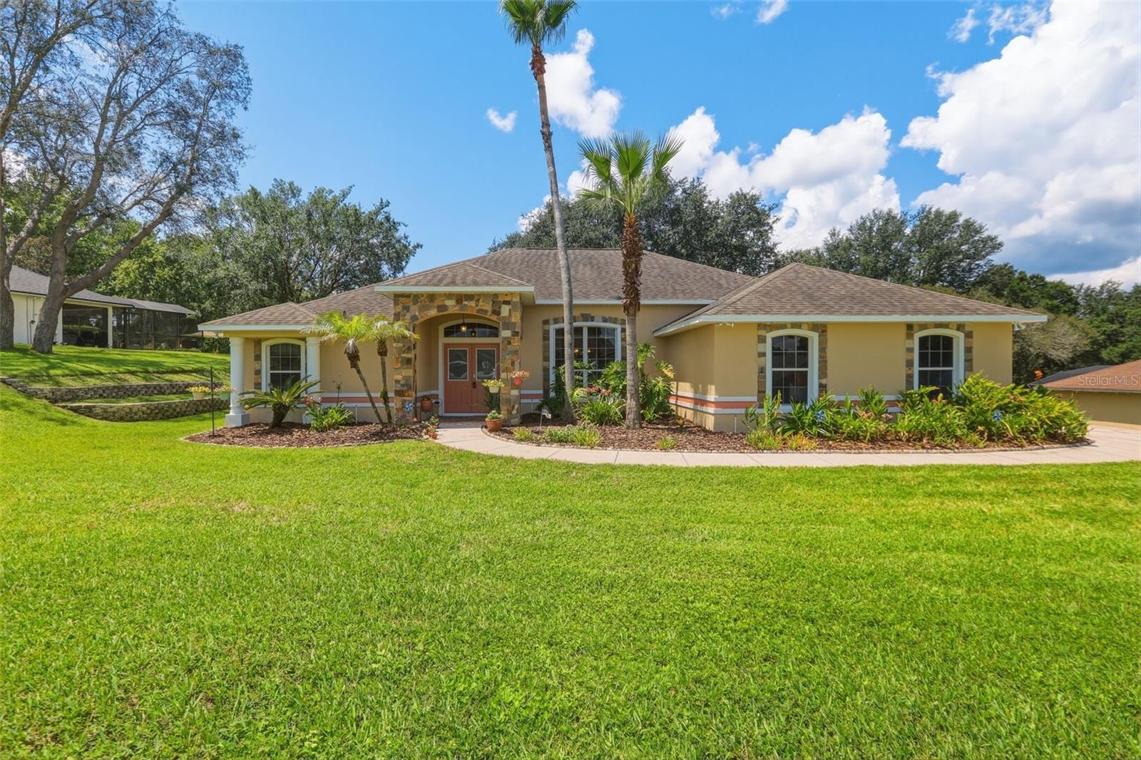 Listing photo 1 for 11340 Alameda Sandra Dr