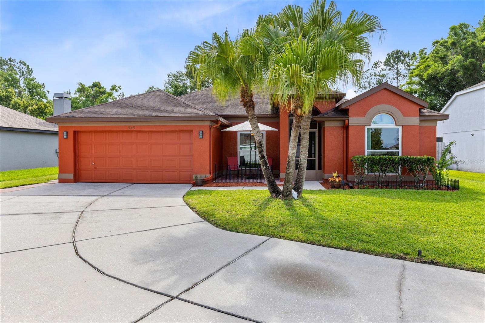 949 ROSINIA COURT