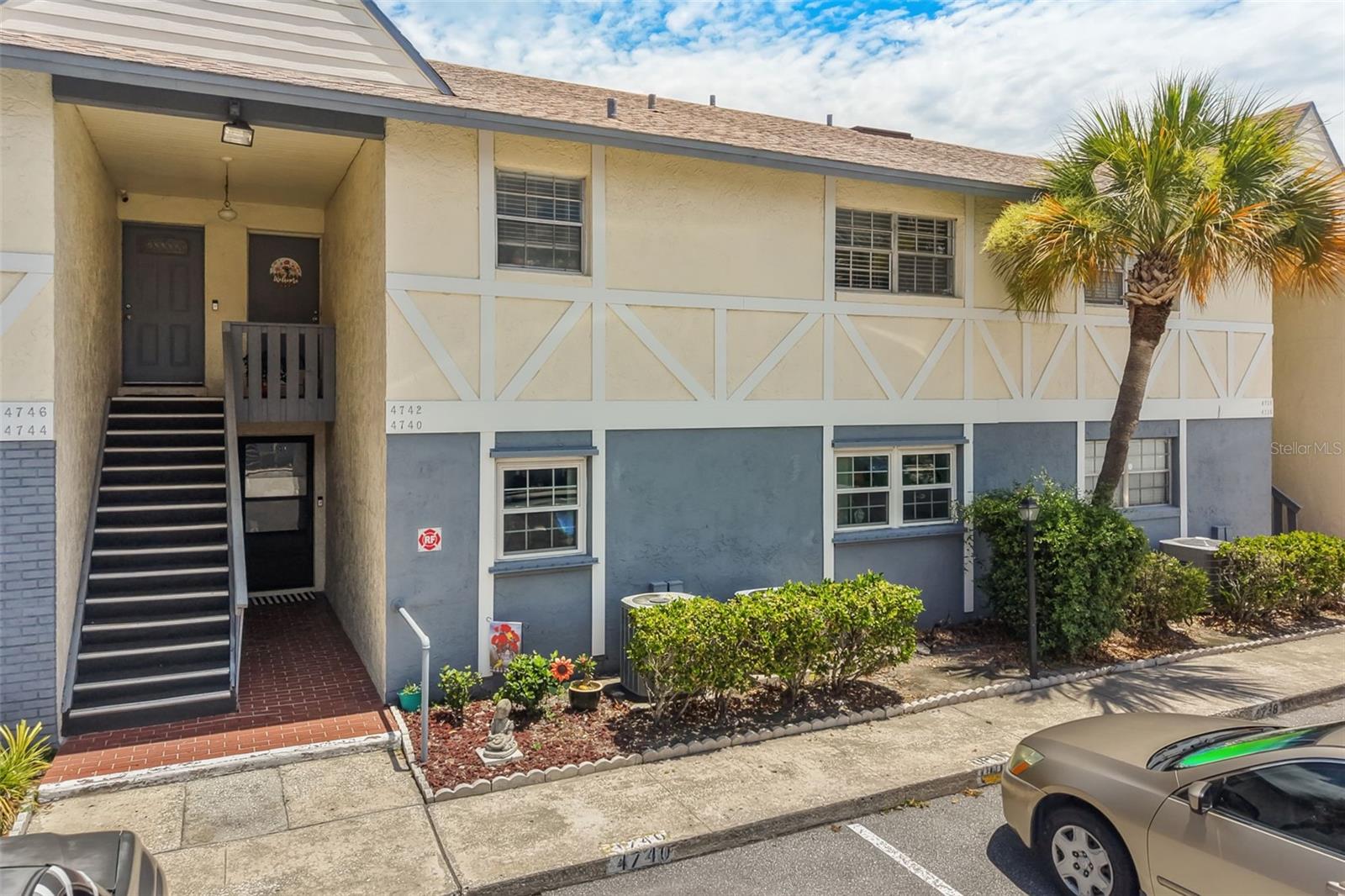 4740 AVON COURT Unit 4740