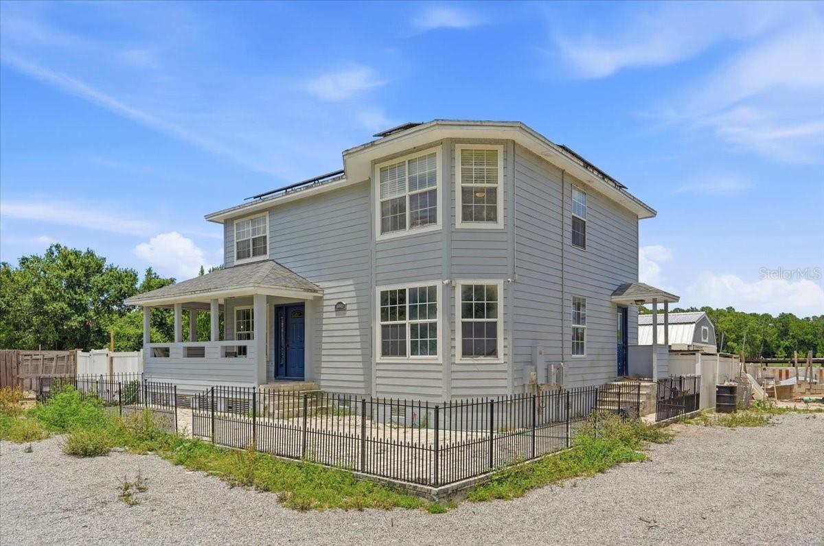 Listing photo 1 for 14445 Commonwealth Ave N