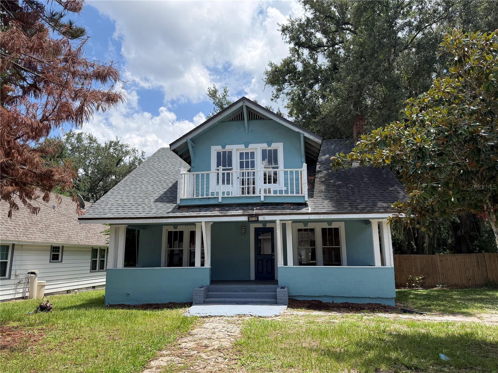 Listing photo 1 for 444 Avenue B Ne