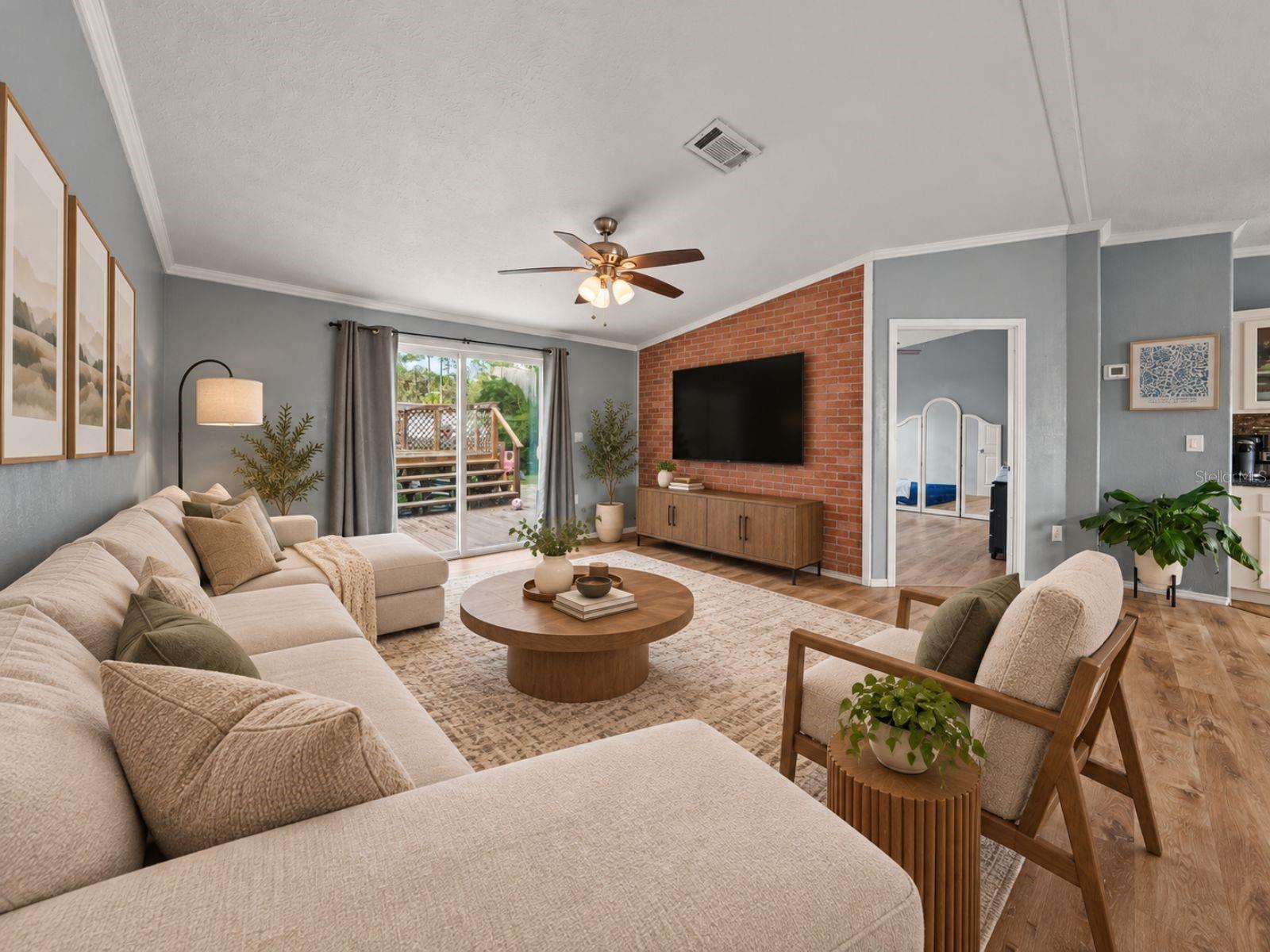 Listing photo 2 for 6411 Woods St
