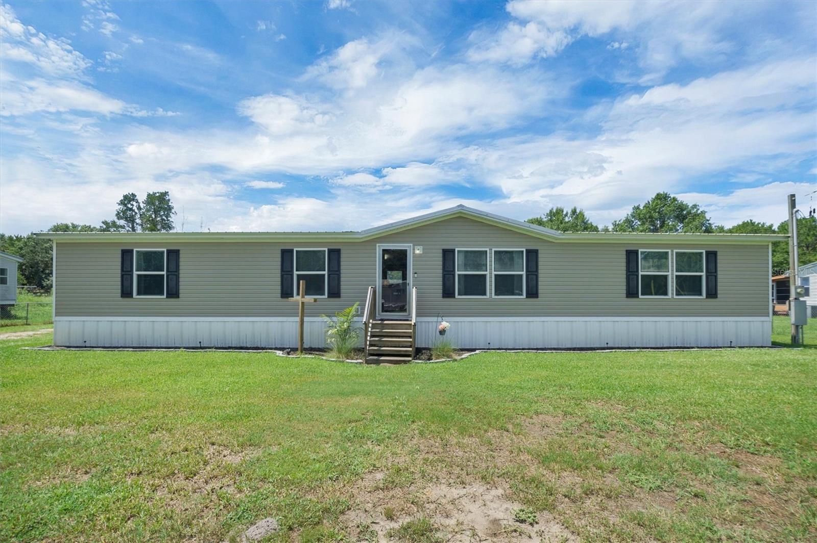 Listing photo 2 for 4237 Coyote Trl