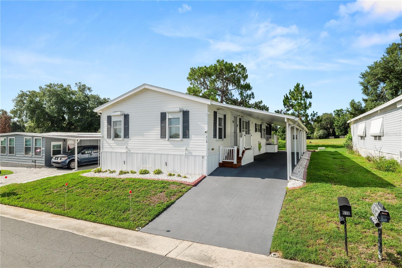Listing photo 3 for 618 Cassandra Ln