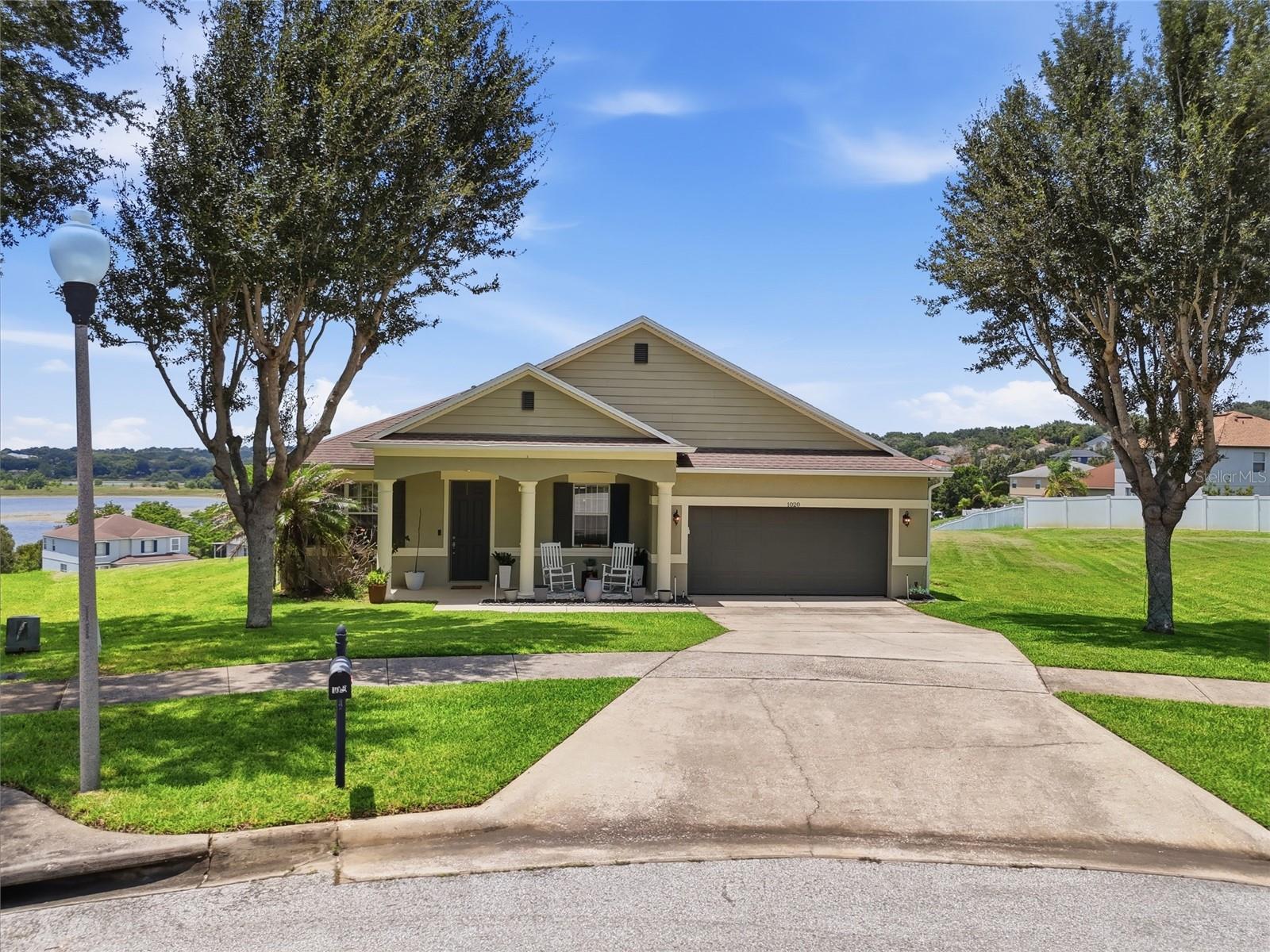 Listing photo 2 for 1020 Sailing Bay Dr