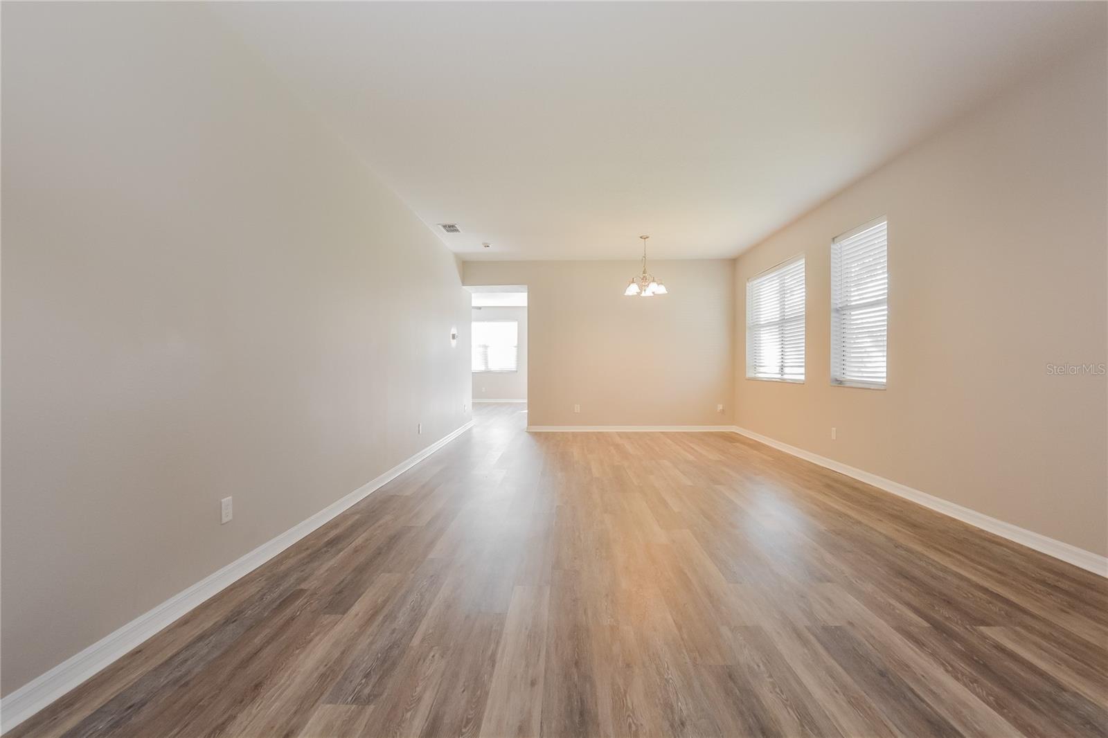 Listing photo 2 for 5061 Gandross Ln