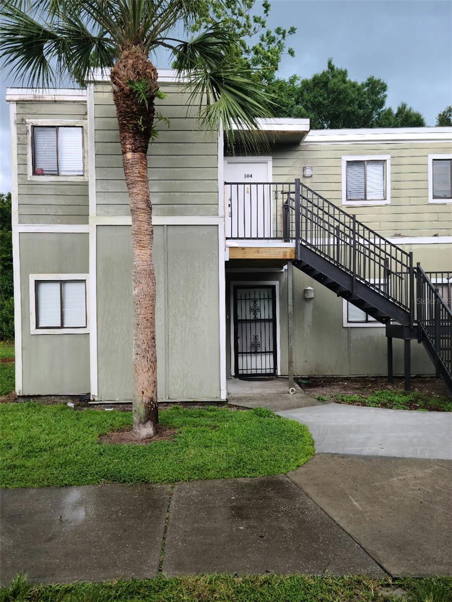 303 SCOTTSDALE SQUARE Unit 303
