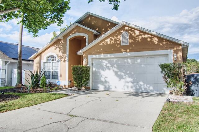 Listing photo 1 for 419 Buckingham Cir
