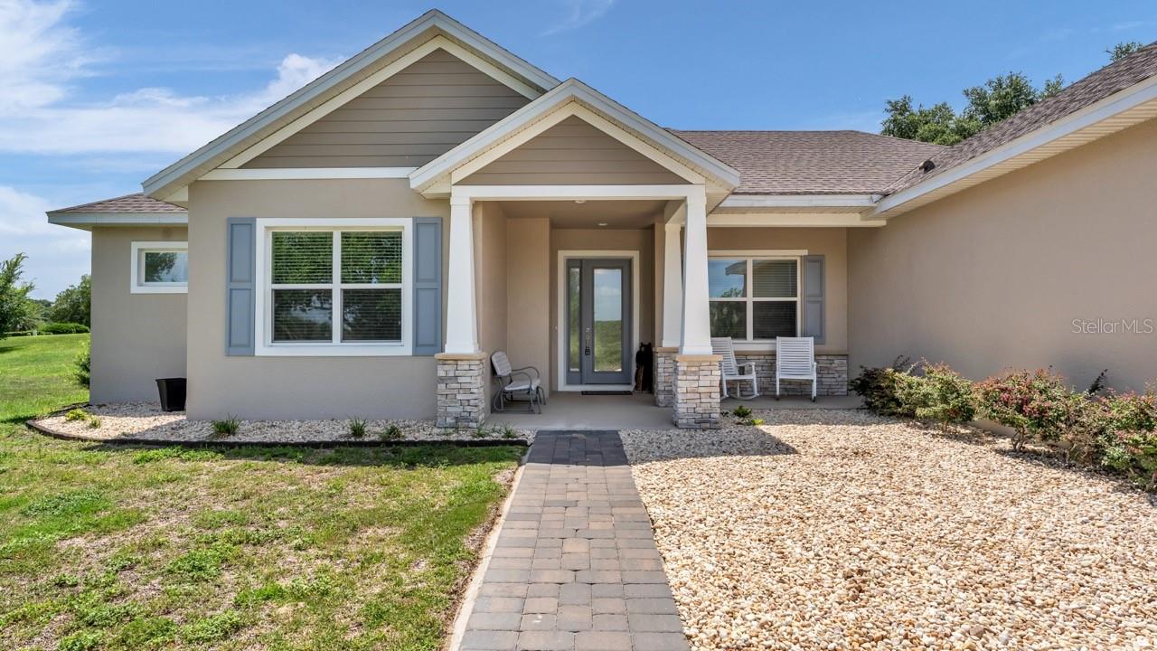 Listing photo 3 for 5701 Crestview Dr