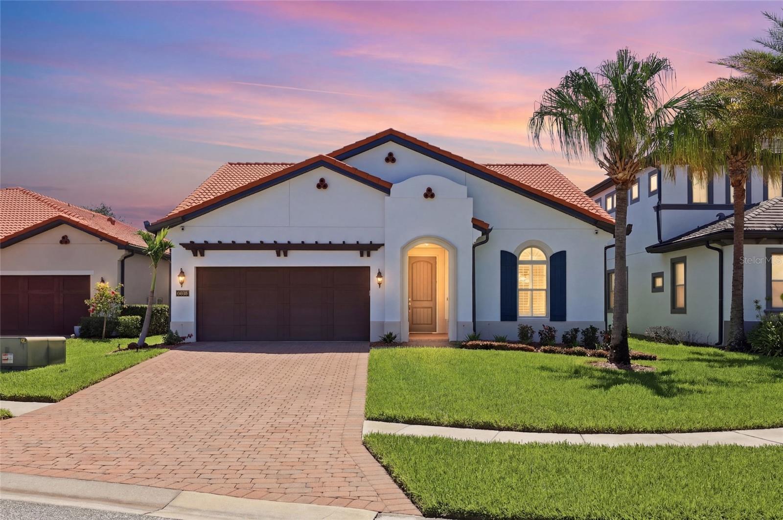 10692 ROYAL CYPRESS WAY