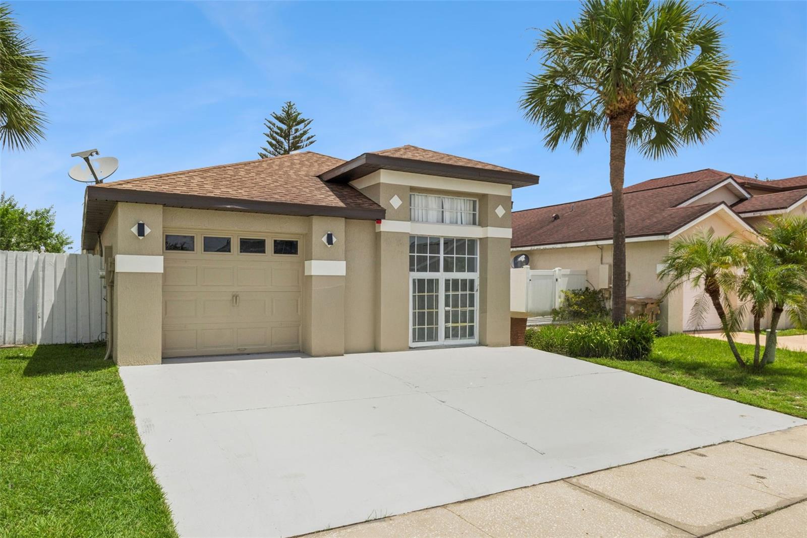 Listing photo 1 for 2625 Walden Ct
