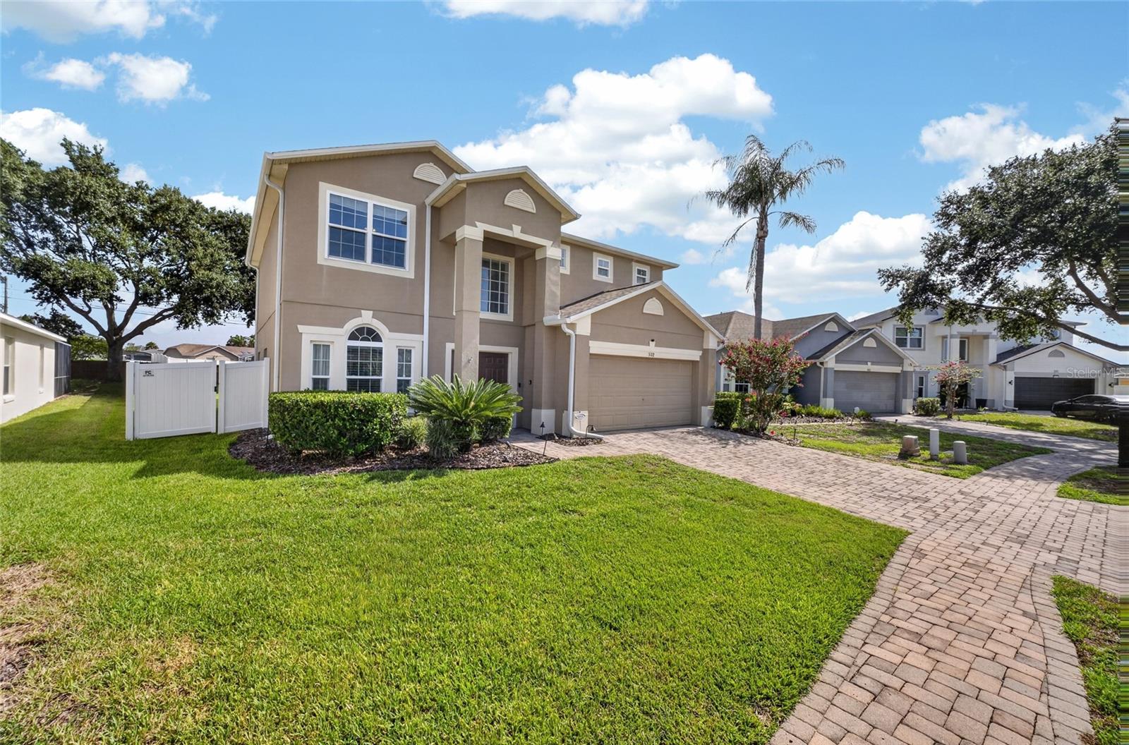 Listing photo 3 for 532 Kildrummy Dr
