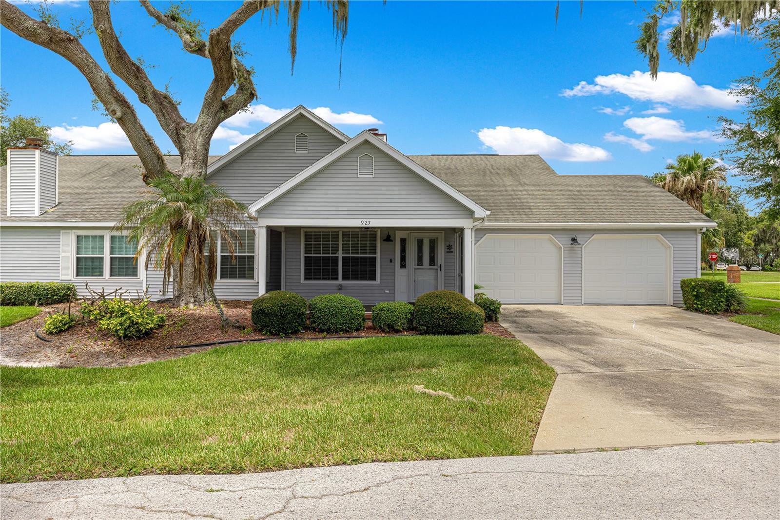 Listing photo 1 for 925 Beverly Harbors Dr