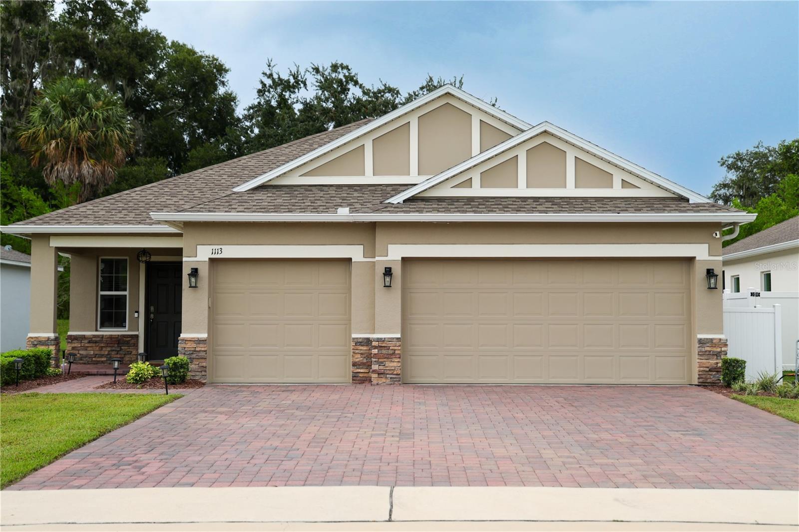 Listing photo 1 for 1113 Bradford Ridge Dr