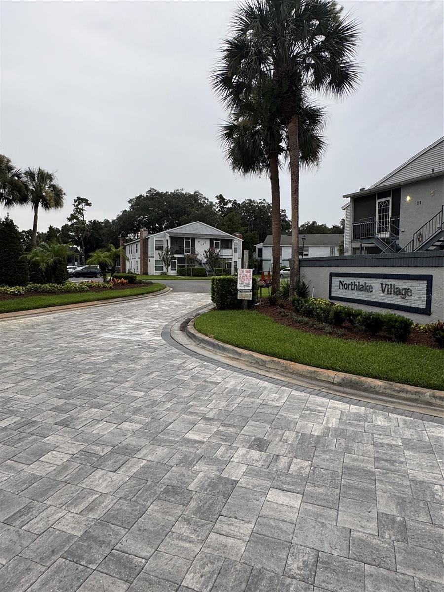 408 NORTHLAKE DRIVE