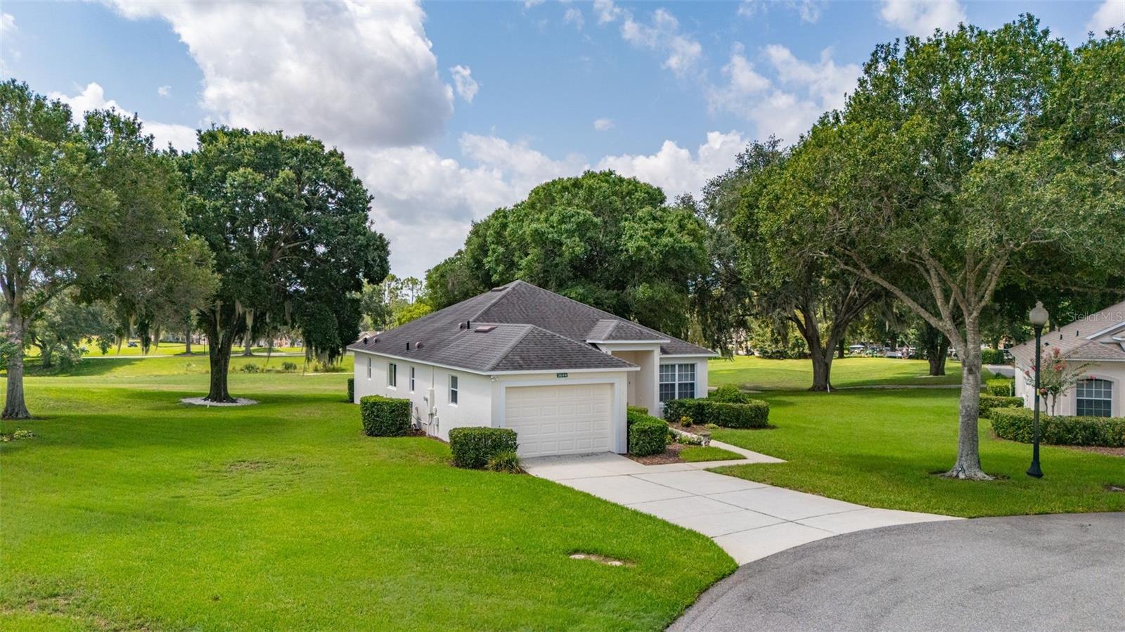 Listing photo 2 for 3604 Kingswood Ct